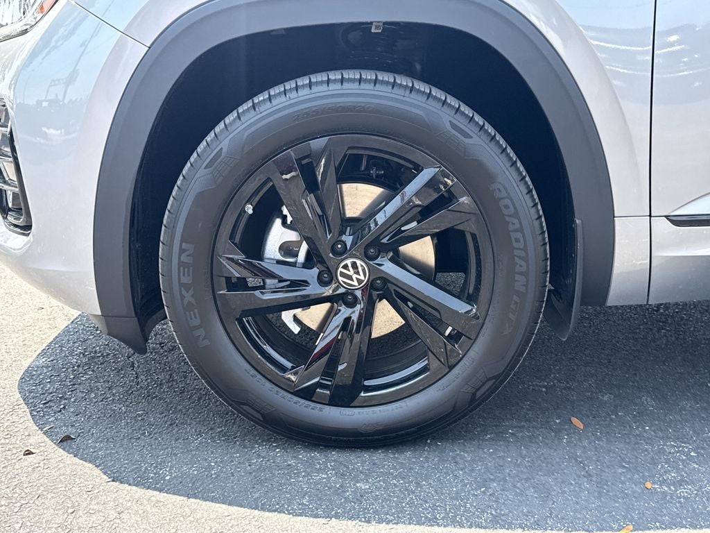 2026 Volkswagen Atlas Cross Sport 2.0T SEL R-Line Black