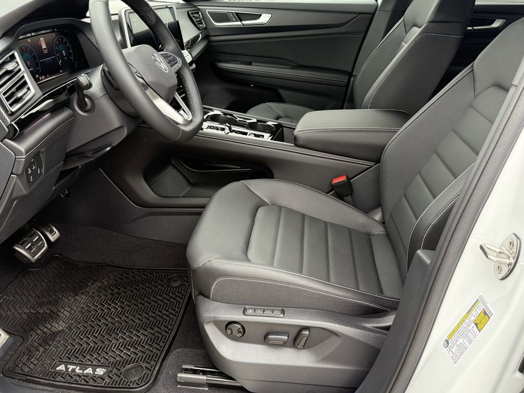 2026 Volkswagen Atlas Cross Sport 2.0T SEL R-Line Black