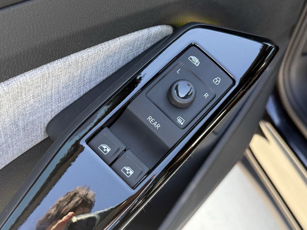 2025 Volkswagen ID.4 Pro