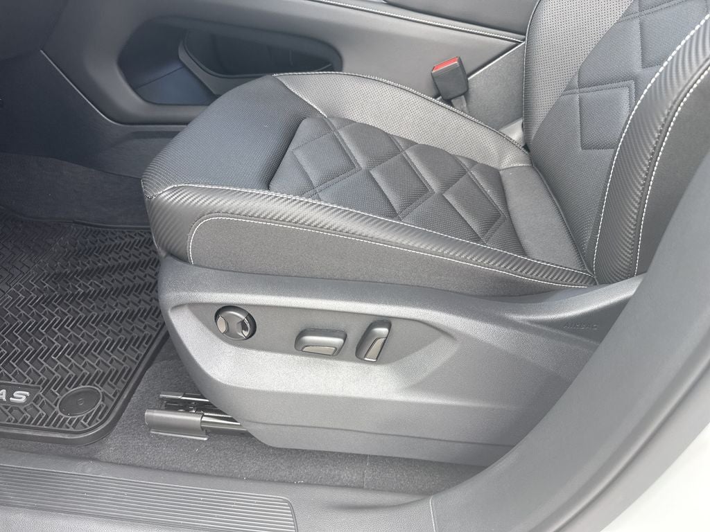 2026 Volkswagen Atlas Cross Sport 2.0T SE