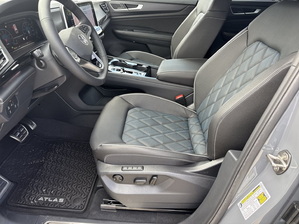 2026 Volkswagen Atlas Cross Sport SEL Premium R-Line