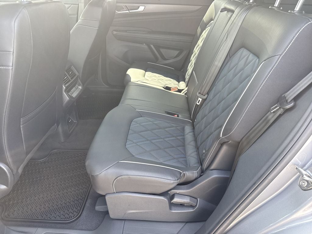 2026 Volkswagen Atlas Cross Sport SEL Premium R-Line