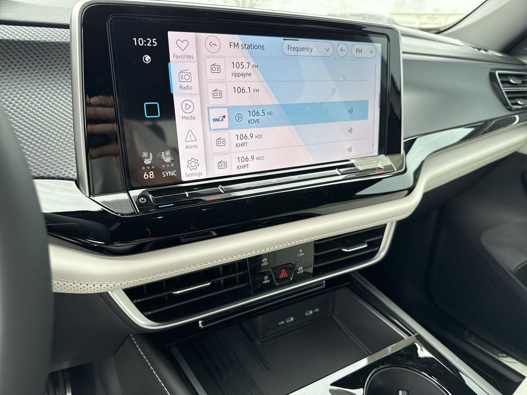 2026 Volkswagen Atlas Cross Sport 2.0T SEL Premium R-Line