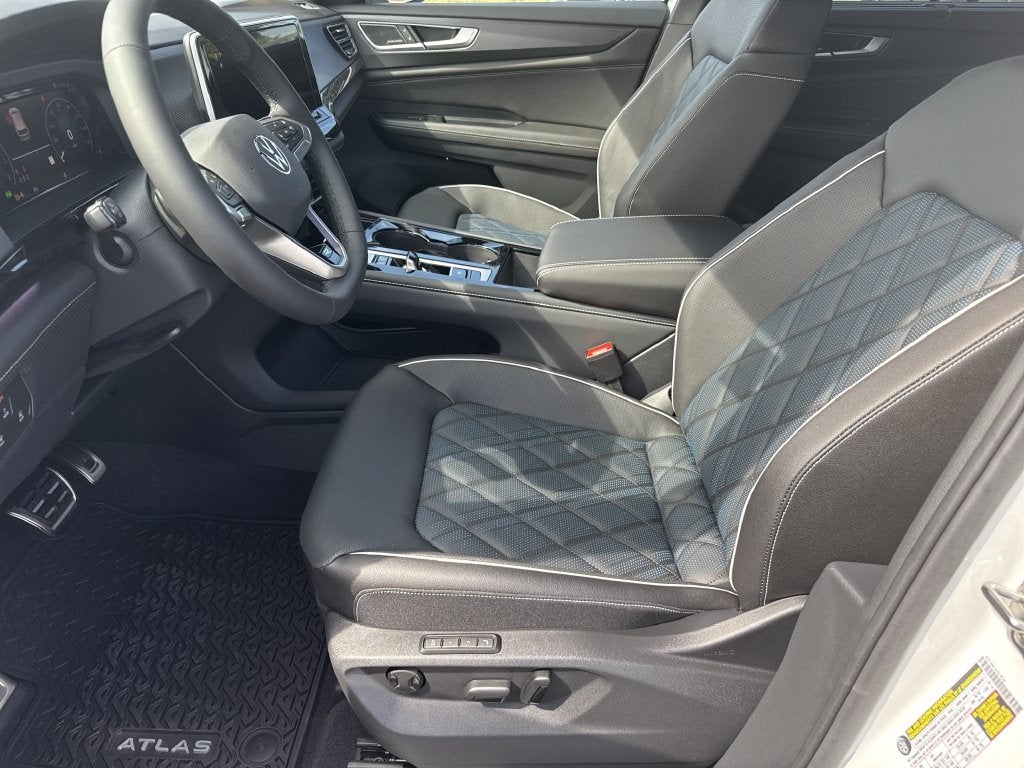 2026 Volkswagen Atlas Cross Sport SEL Premium R-Line