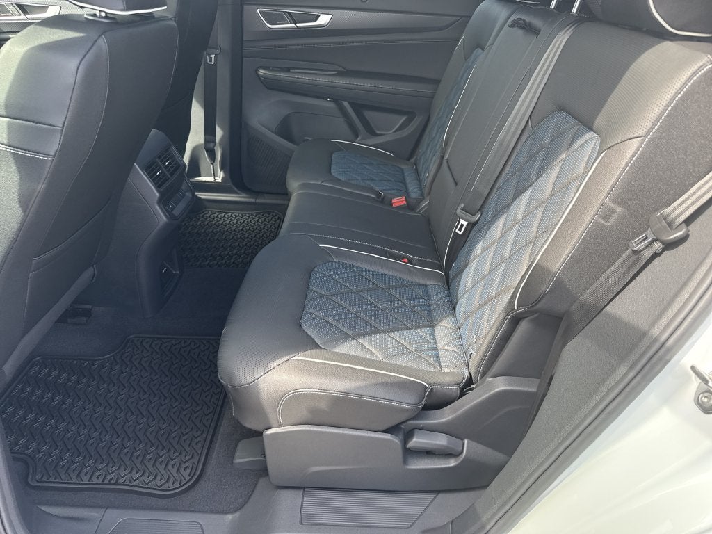 2026 Volkswagen Atlas Cross Sport SEL Premium R-Line