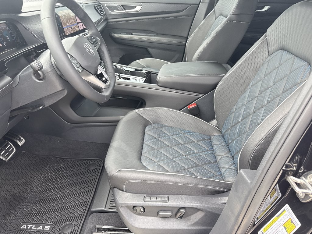 2026 Volkswagen Atlas Cross Sport SEL Premium R-Line