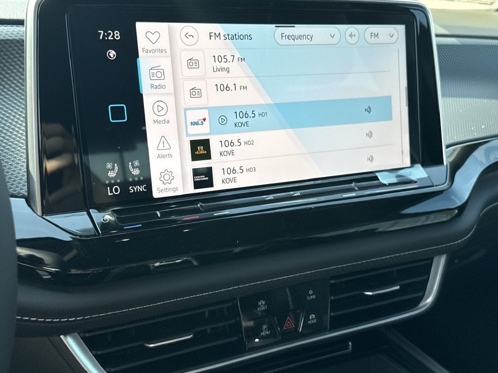 2026 Volkswagen Atlas Cross Sport SEL Premium R-Line