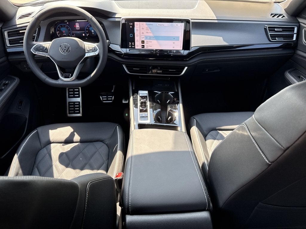 2026 Volkswagen Atlas Cross Sport SEL Premium R-Line