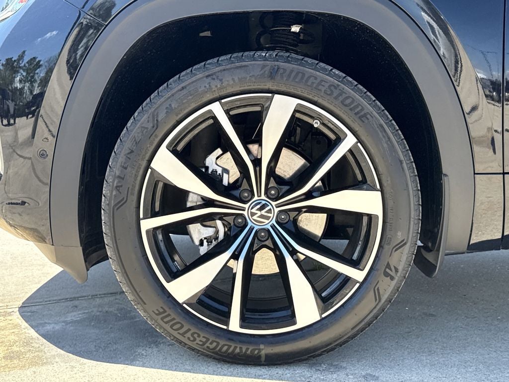 2026 Volkswagen Atlas Cross Sport 2.0T SEL Premium R-Line
