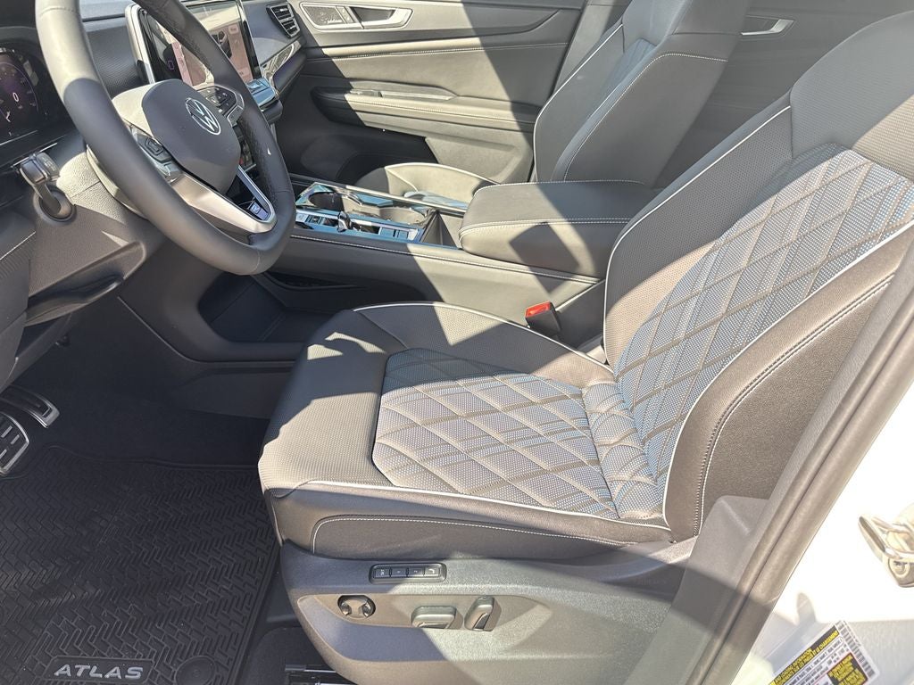 2026 Volkswagen Atlas Cross Sport SEL Premium R-Line