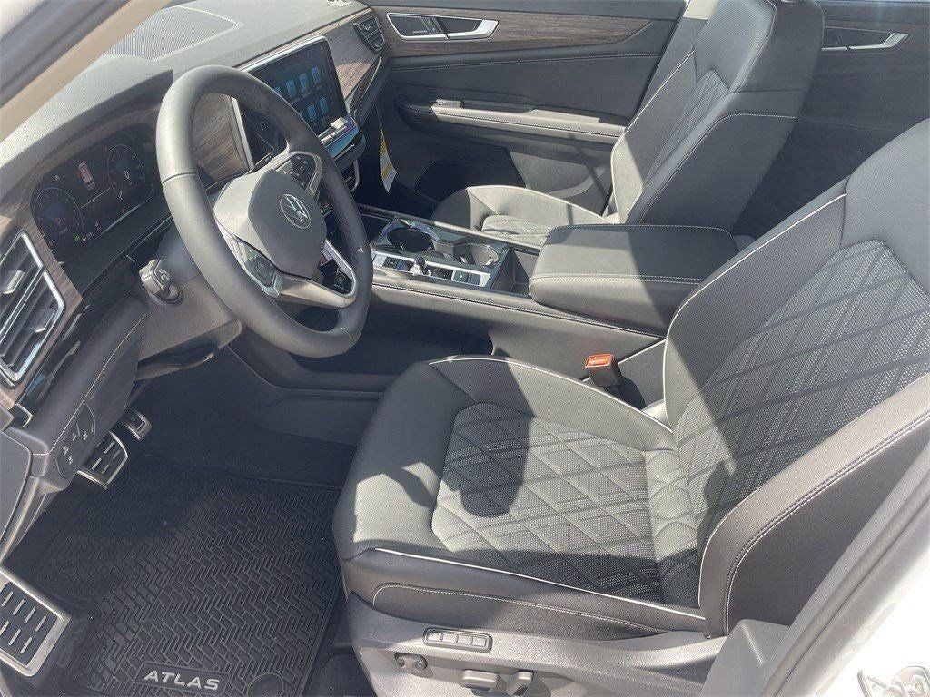 2025 Volkswagen Atlas 2.0T SEL Premium R-Line