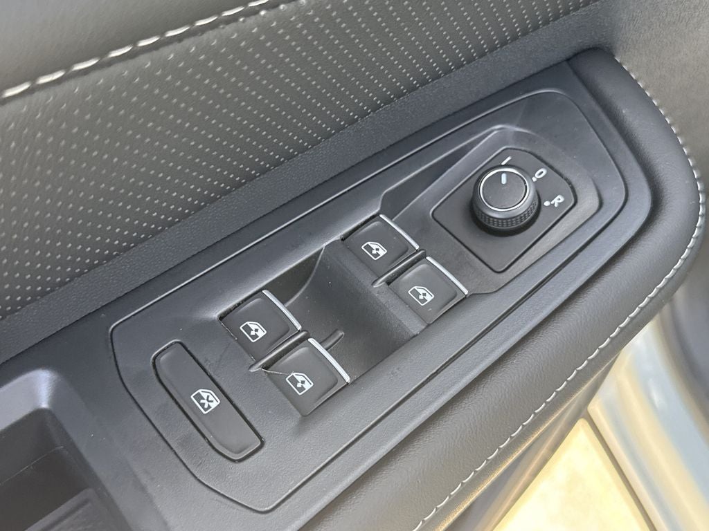 2026 Volkswagen Atlas Cross Sport SE w/Technology