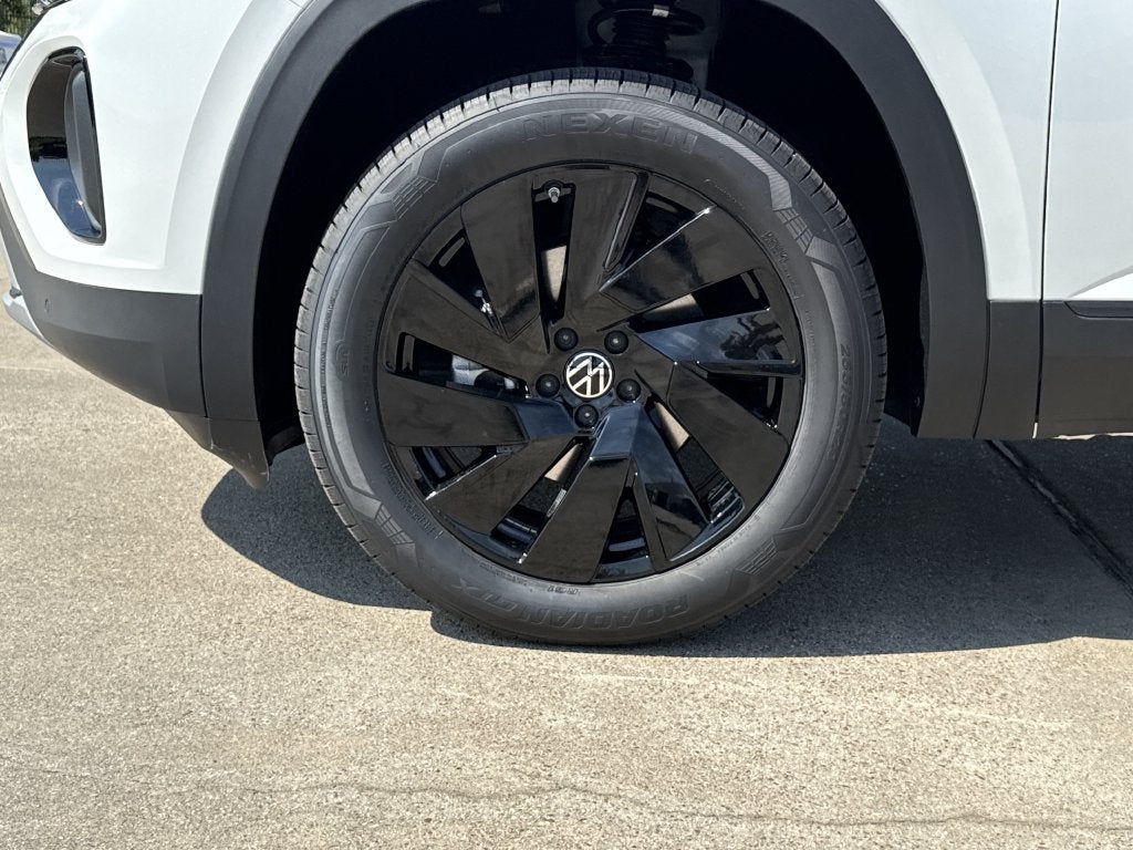 2026 Volkswagen Atlas Cross Sport SE w/Technology