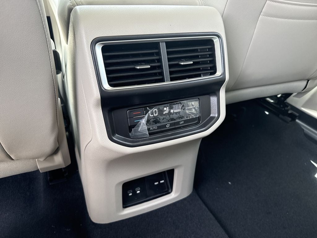 2026 Volkswagen Atlas SE w/Technology