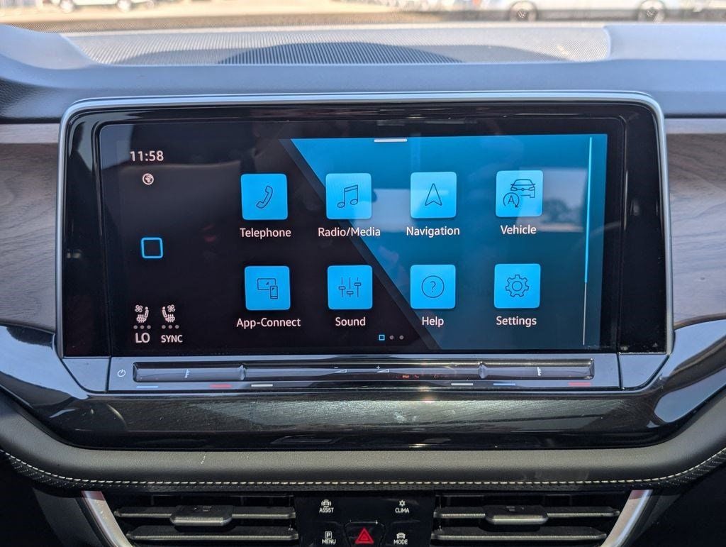 2025 Volkswagen Atlas 2.0T SE w/Technology