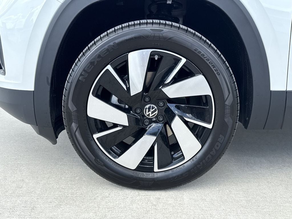 2026 Volkswagen Atlas Cross Sport SE w/Technology