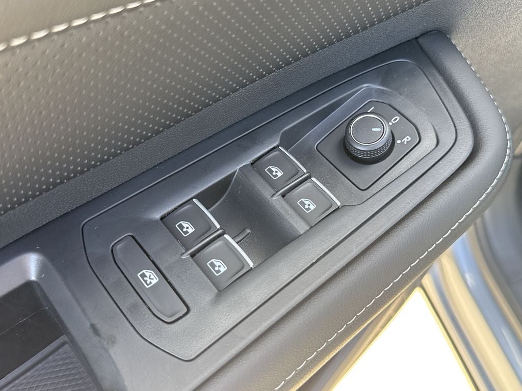 2026 Volkswagen Atlas Cross Sport SE w/Technology