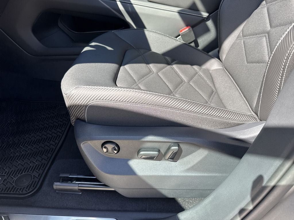 2026 Volkswagen Atlas Cross Sport SE w/Technology