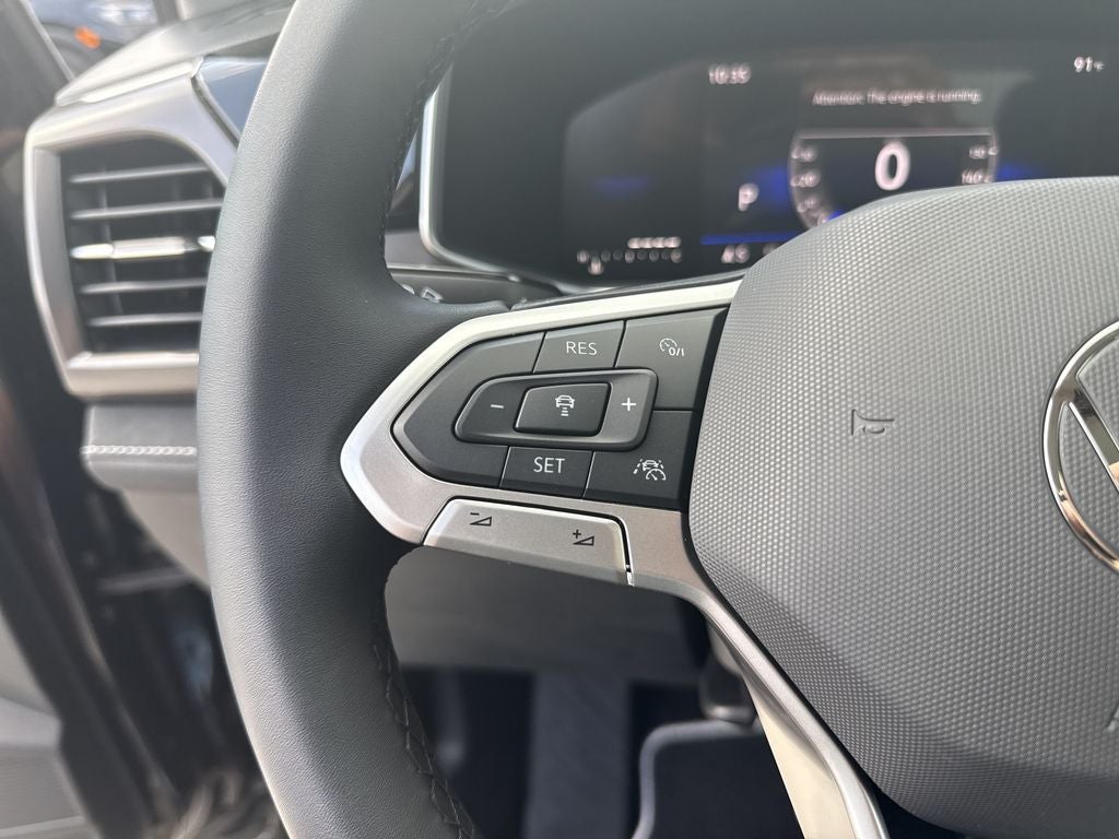 2026 Volkswagen Taos 1.5T SE Black