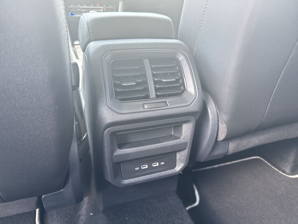 2026 Volkswagen Taos 1.5T SE Black