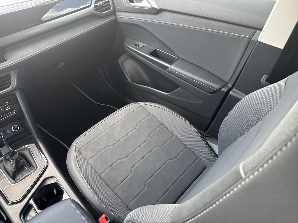 2026 Volkswagen Taos 1.5T SE Black