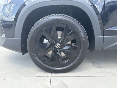 2026 Volkswagen Taos 1.5T SE Black