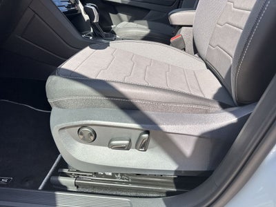 2026 Volkswagen Taos 1.5T SE Black