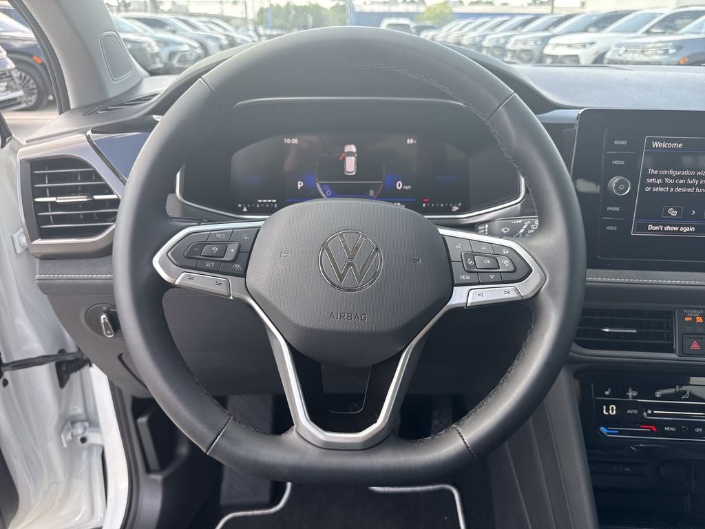 2026 Volkswagen Taos 1.5T SE Black