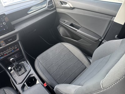 2026 Volkswagen Taos 1.5T SE Black