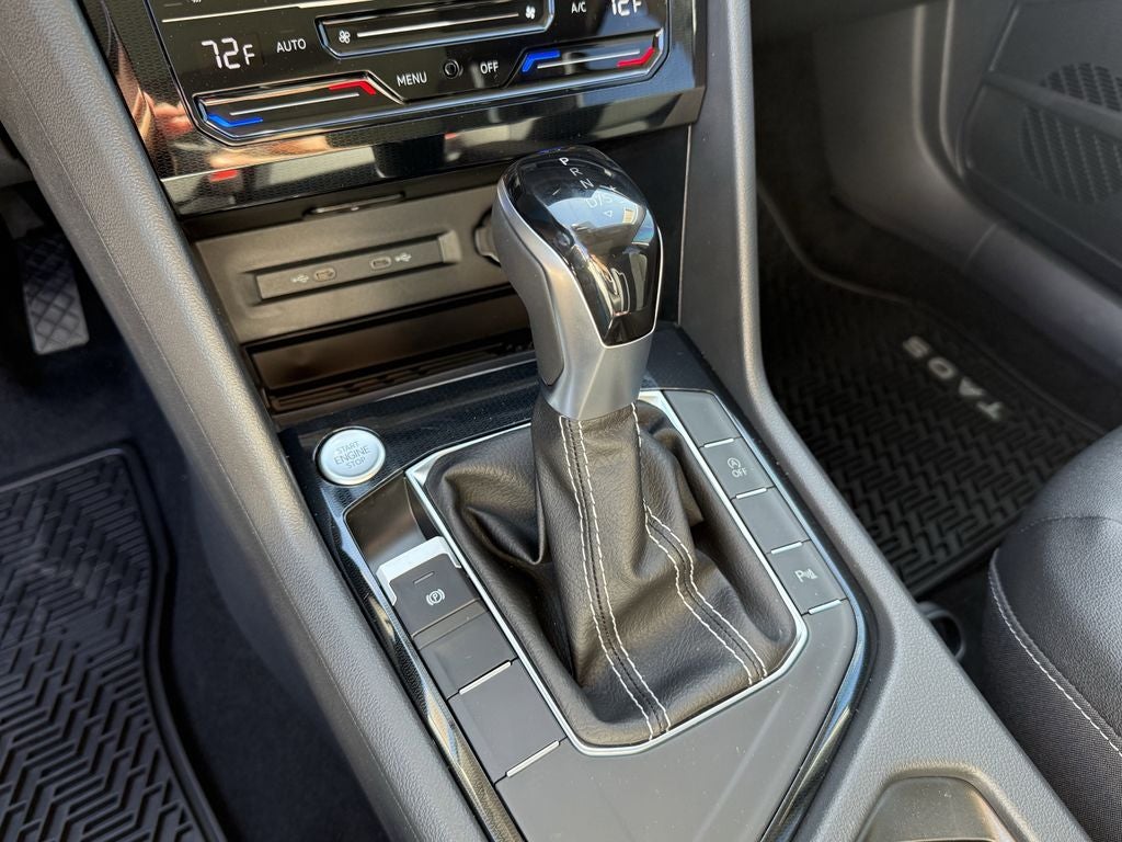 2026 Volkswagen Taos 1.5T SE Black