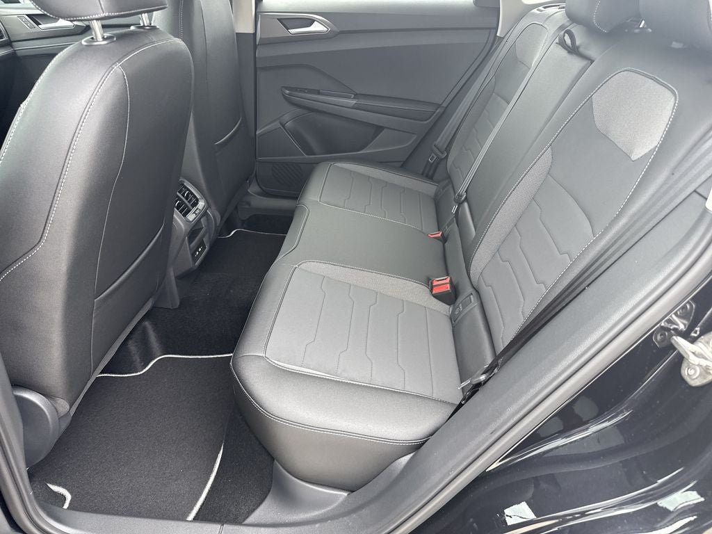 2026 Volkswagen Taos 1.5T SE Black