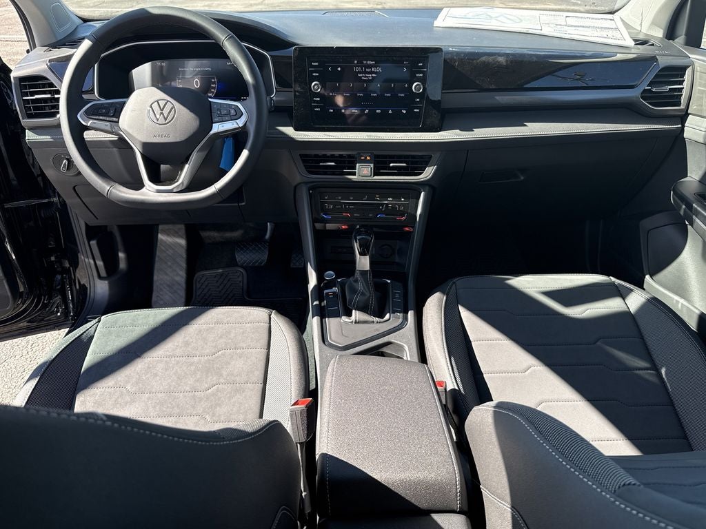 2026 Volkswagen Taos 1.5T SE Black