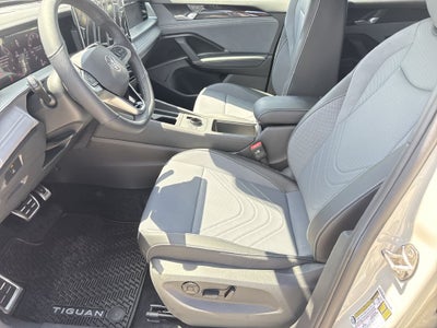 2026 Volkswagen Tiguan SE R-Line Black