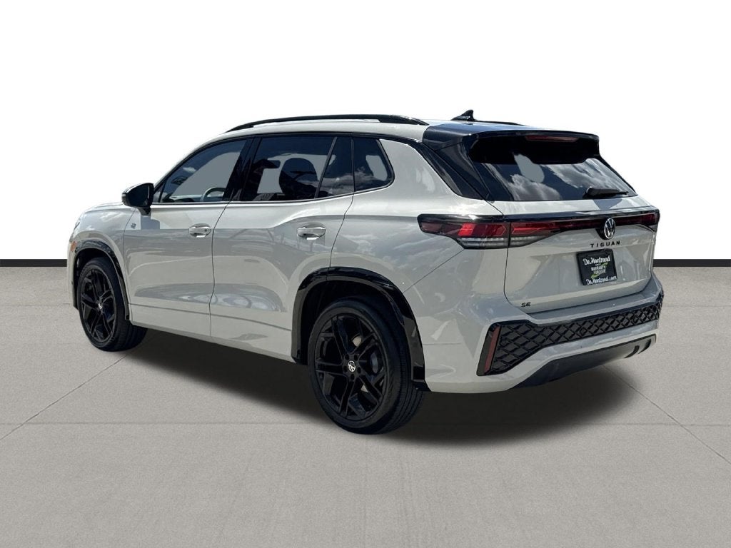 2026 Volkswagen Tiguan SE R-Line Black