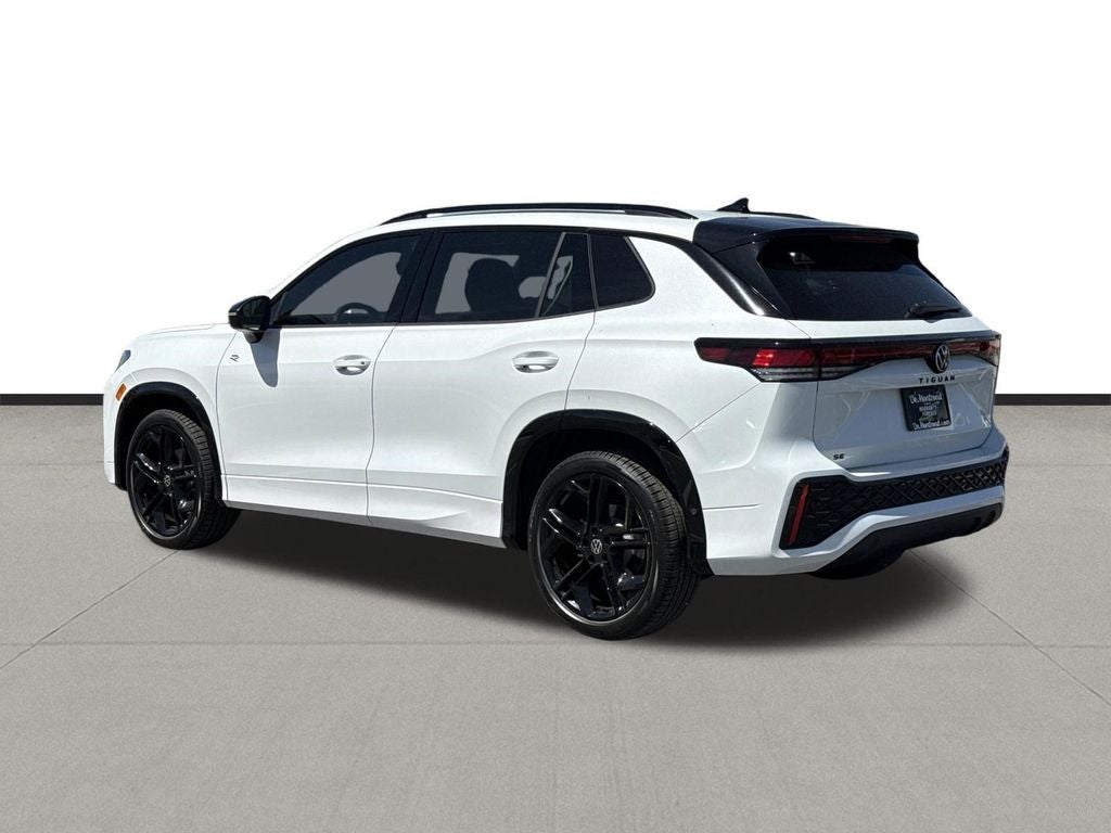 2026 Volkswagen Tiguan 2.0T SE R-Line Black