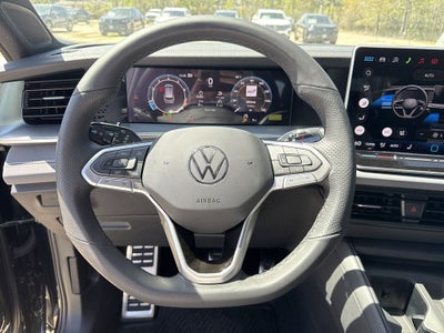 2026 Volkswagen Tiguan 2.0T SE R-Line Black