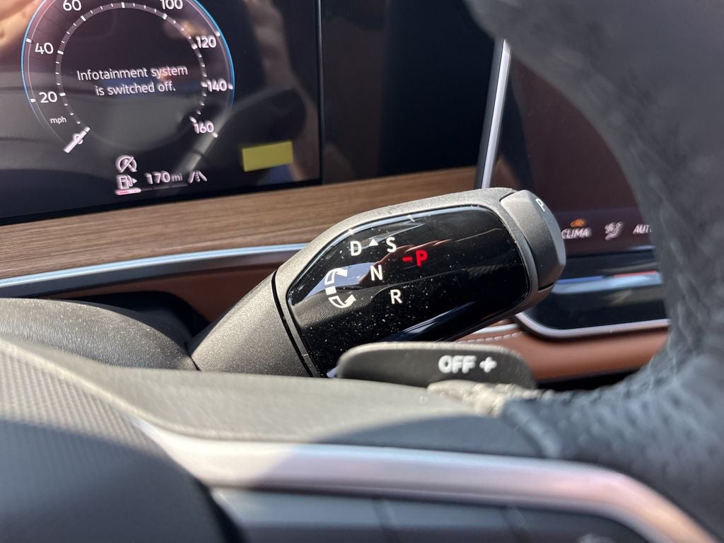 2026 Volkswagen Tiguan 2.0T SEL R-Line
