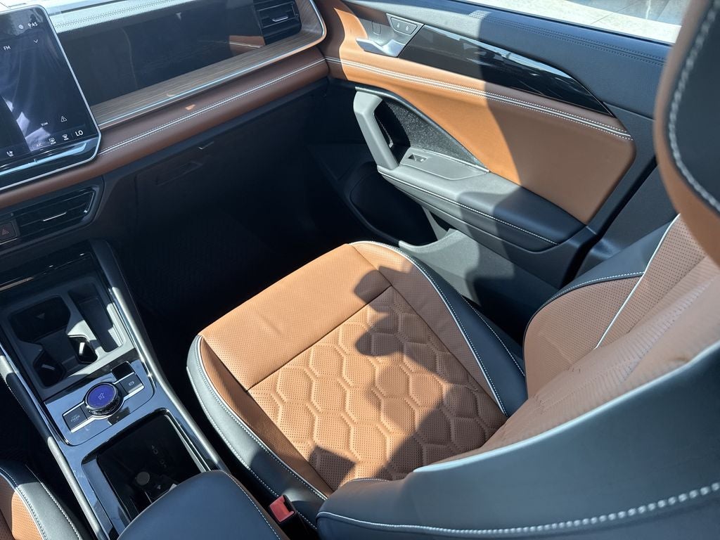 2026 Volkswagen Tiguan 2.0T SEL R-Line