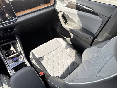 2026 Volkswagen Tiguan 2.0T SEL R-Line Turbo