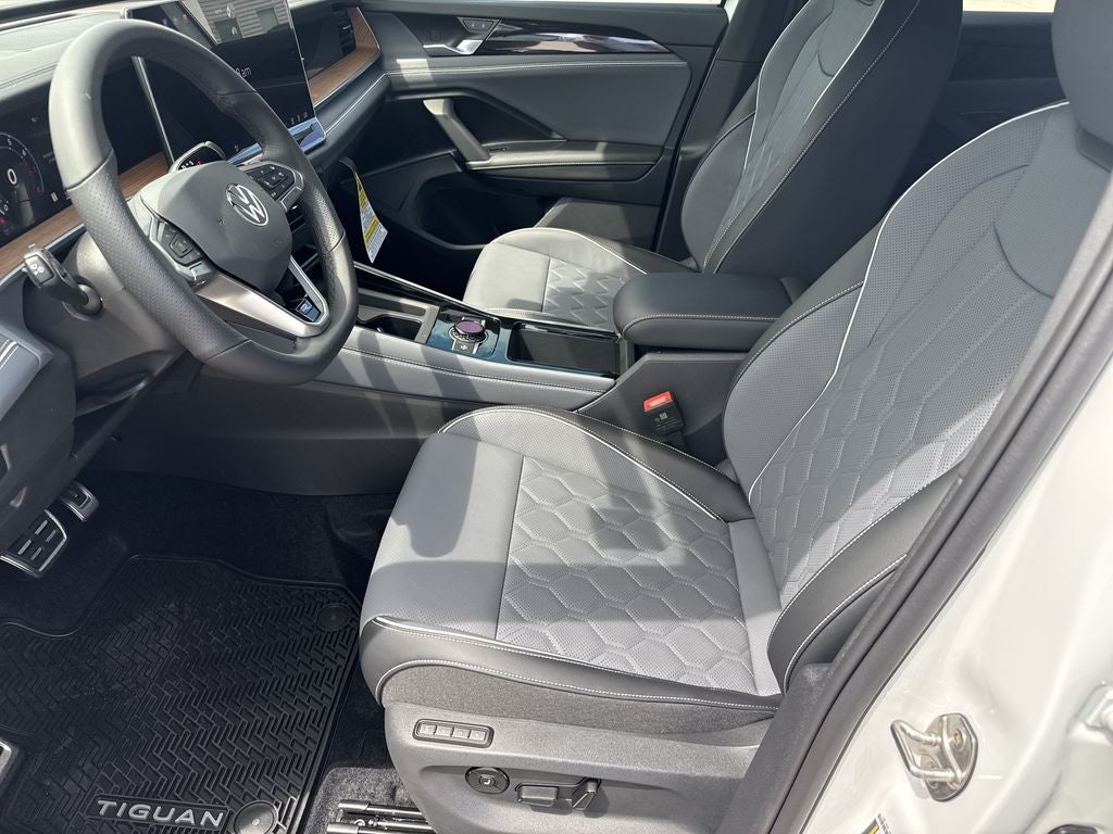 2026 Volkswagen Tiguan 2.0T SEL R-Line