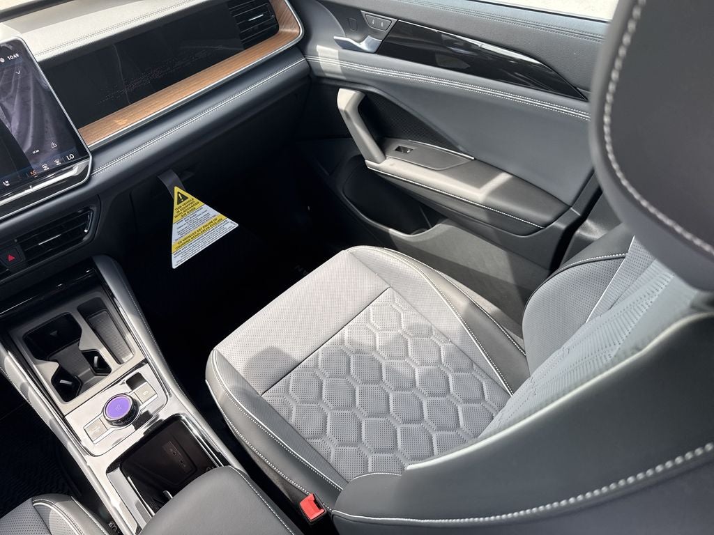 2026 Volkswagen Tiguan 2.0T SEL R-Line