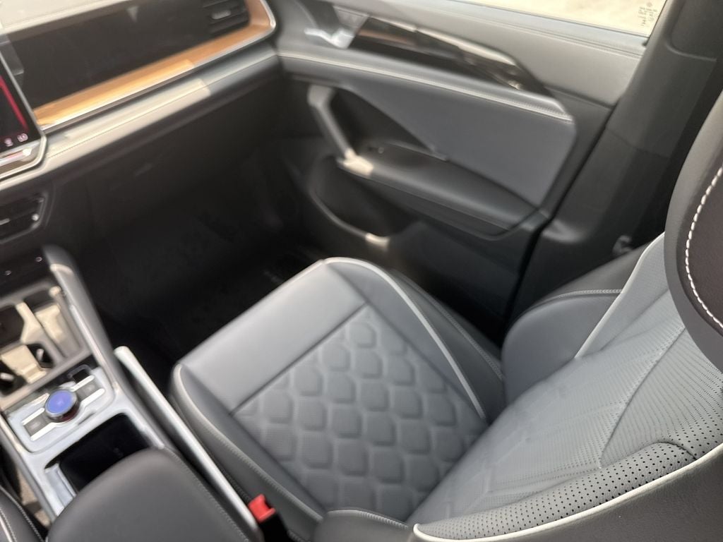 2026 Volkswagen Tiguan 2.0T SEL R-Line Turbo