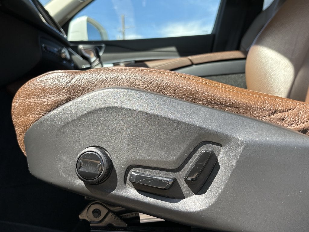 2020 Volvo XC90 T6 Momentum