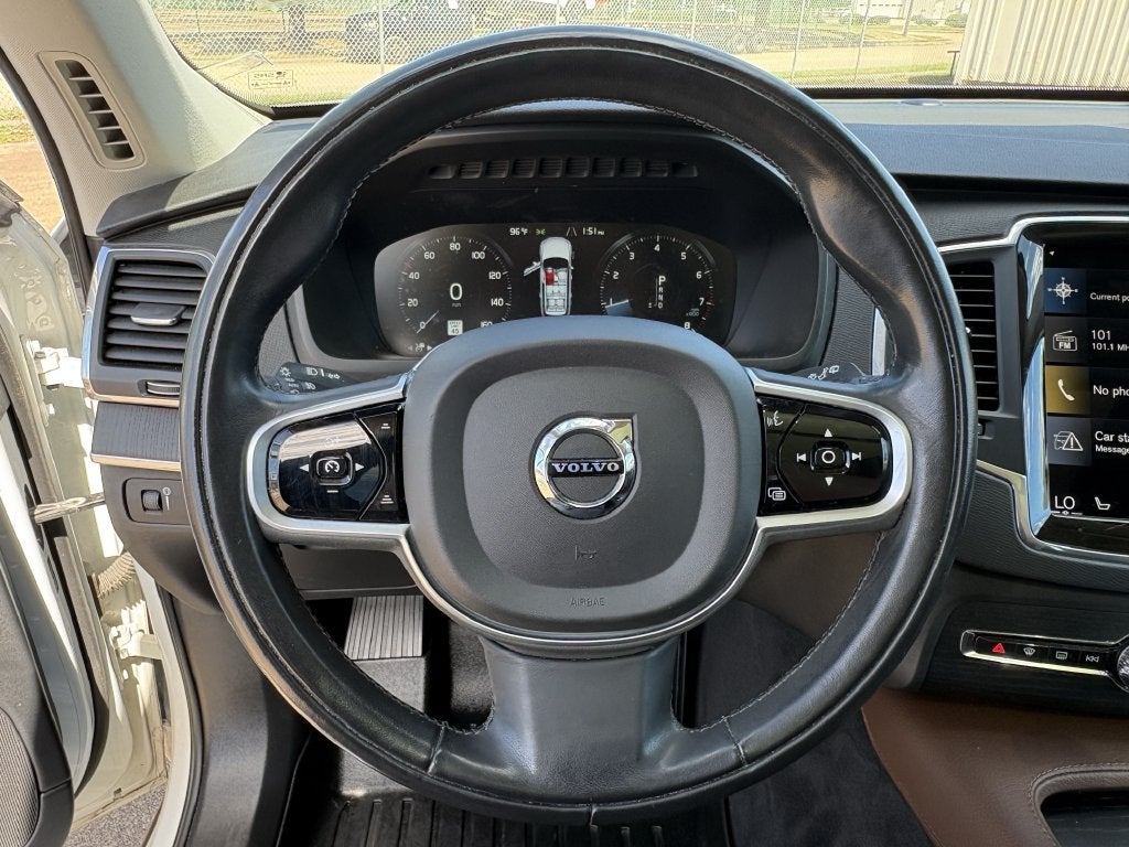 2020 Volvo XC90 T6 Momentum
