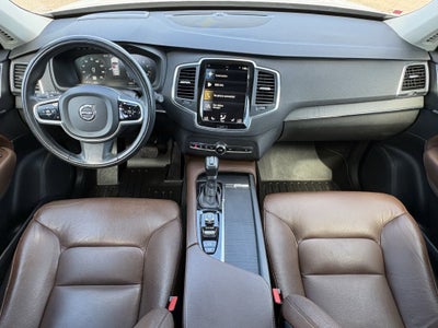 2020 Volvo XC90 T6 Momentum