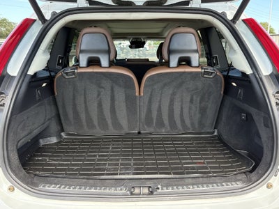 2020 Volvo XC90 T6 Momentum