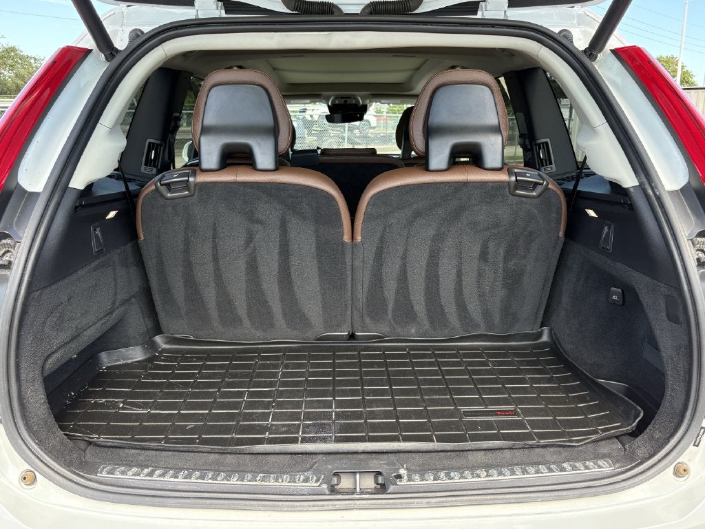 2020 Volvo XC90 T6 Momentum