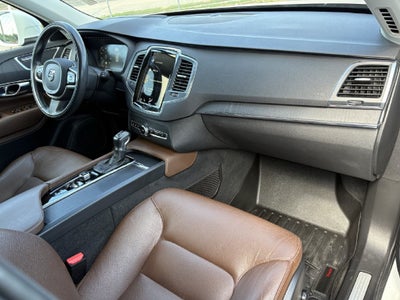 2020 Volvo XC90 T6 Momentum