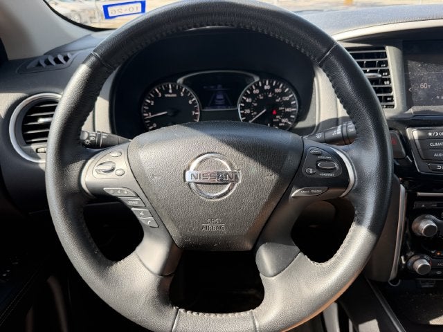 2020 Nissan Pathfinder SV