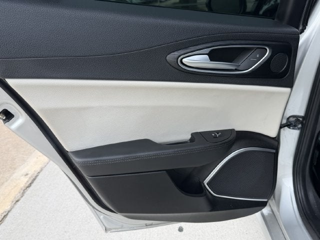2019 Alfa Romeo Giulia Base
